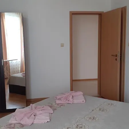 Aparthotel Complex Oazis 4*