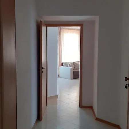 Aparthotel Complex Oazis 4*