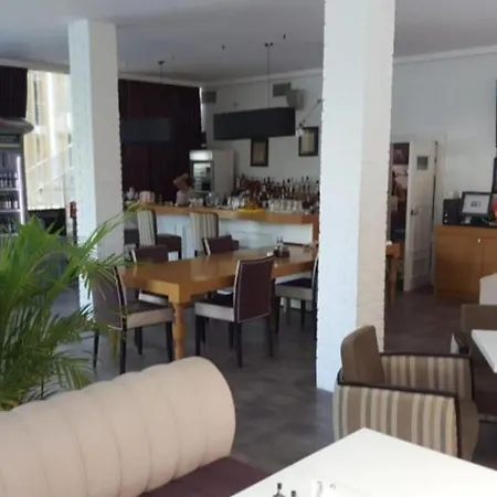 Aparthotel Complex Oazis 4*