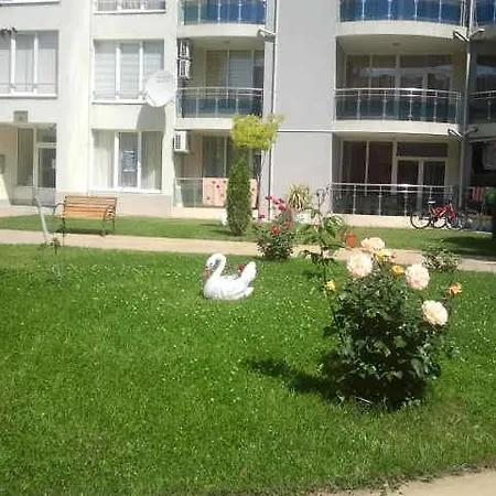 Aparthotel Complex Oazis 4*
